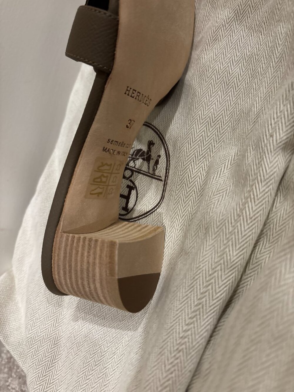 NEW Hermes Oasis Oran Sandals Sz 37/6.5 Etoupe Leather Brown Taupe - Picture 4 of 9